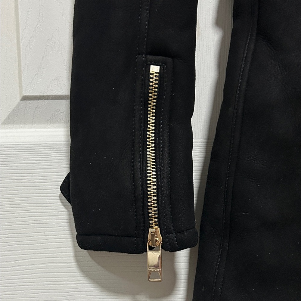 Burberry Black Trench Coat with Gold Zippers - Picture 4 of 16
